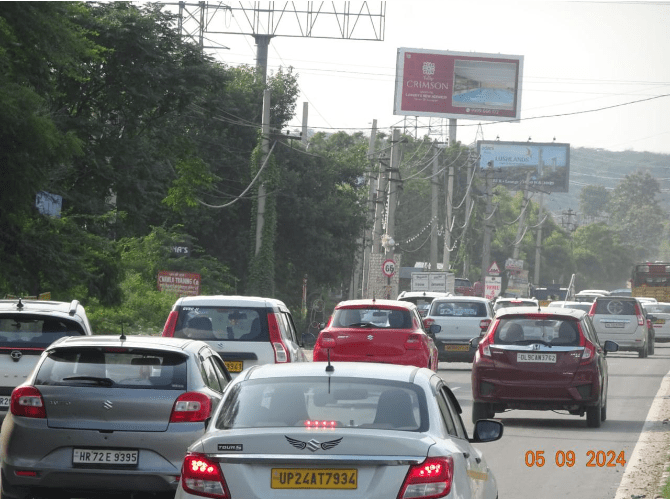 Unipole at Paras Quartier, Faridabad Toll towards Gurgaon, Gurugram photo 1