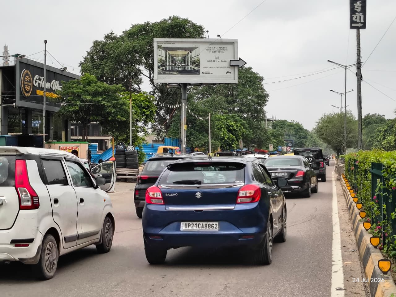 Unipole at Paras Hospital, Golf Course Road/ One Horizon to Huda City Centre, Gurugram photo 1