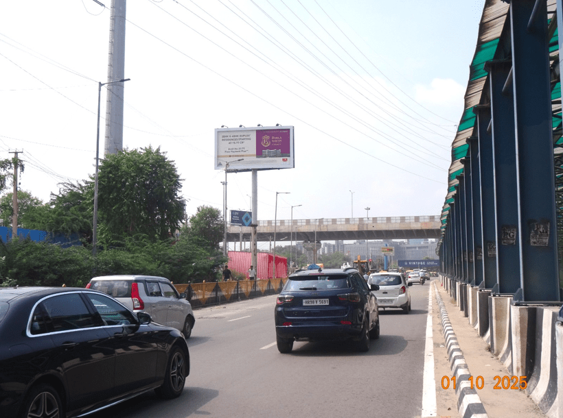 Unipole at Vatika Chowk, Golf Course Extension towards Vatika Chowk, Gurugram - Position 2 photo 1