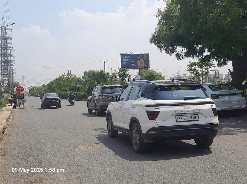 Unipole at 3 Roads Reach Mall, Tulip Chowk towards Bptp, Gurugram photo 1