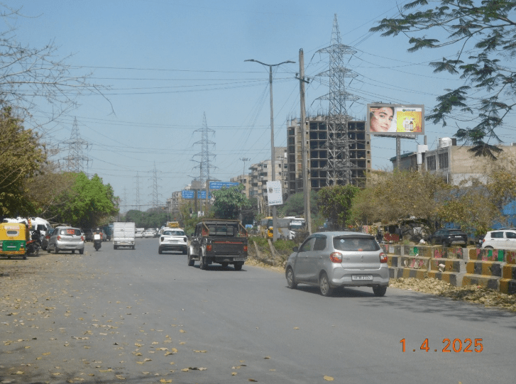 Unipole at Pioneer Square Paras Trinity Main Extension Road, Golf Course Extension towards Golf Course Road, Gurugram photo 1
