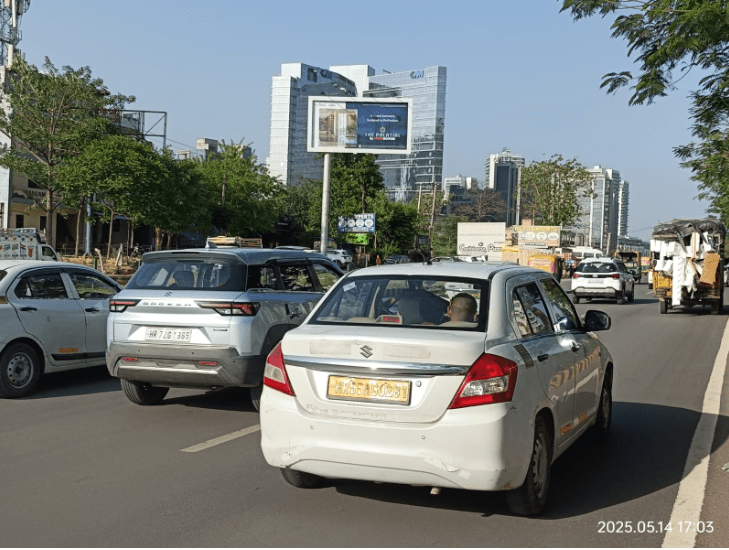 Unipole at Sector 58 - Golf Course Extension Road - Grand Hyatt, Unipole -1, Towards Mahindra Luminare / Ireo Grand Arch, Gurugram photo 1