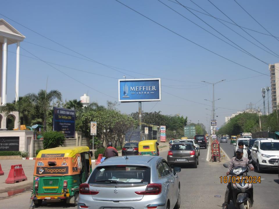 Unipole at St. Xaviers School, Golf Course Extension Road towards Good Earth Nirvana, Gurugram photo 1