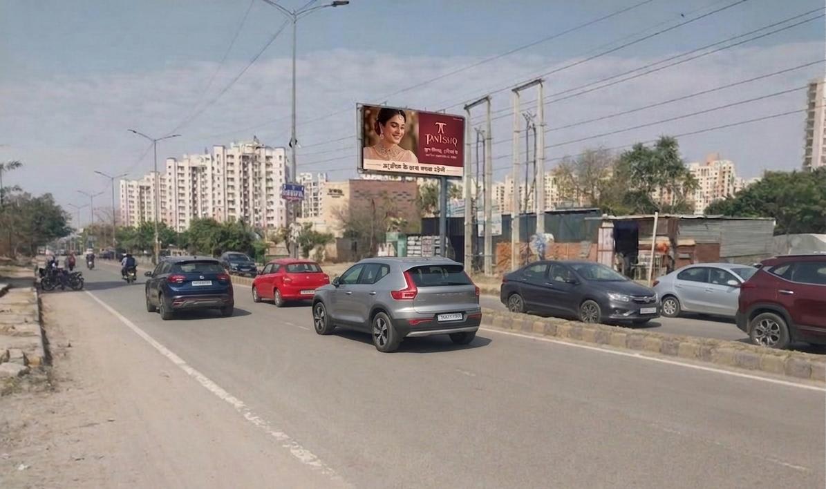 Unipole at Malibu Town, Golf Course Extension Eros City towards Malibu Town, Gurugram photo 1