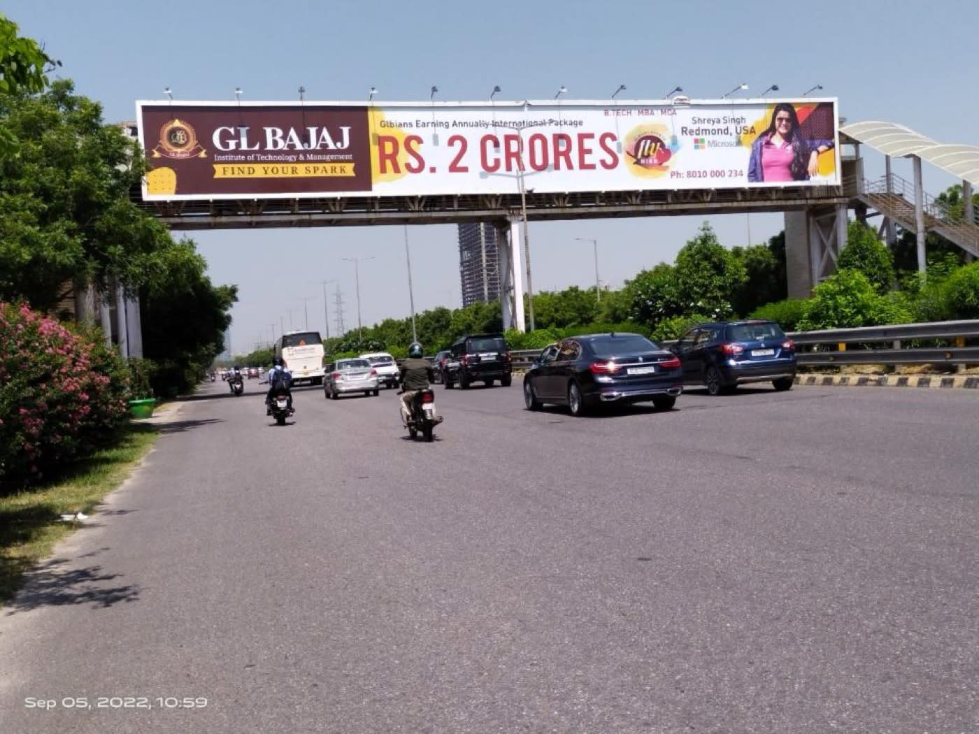Foot Overbridge at Sector 144 Expressway, Greater Noida to Noida, Noida photo 1