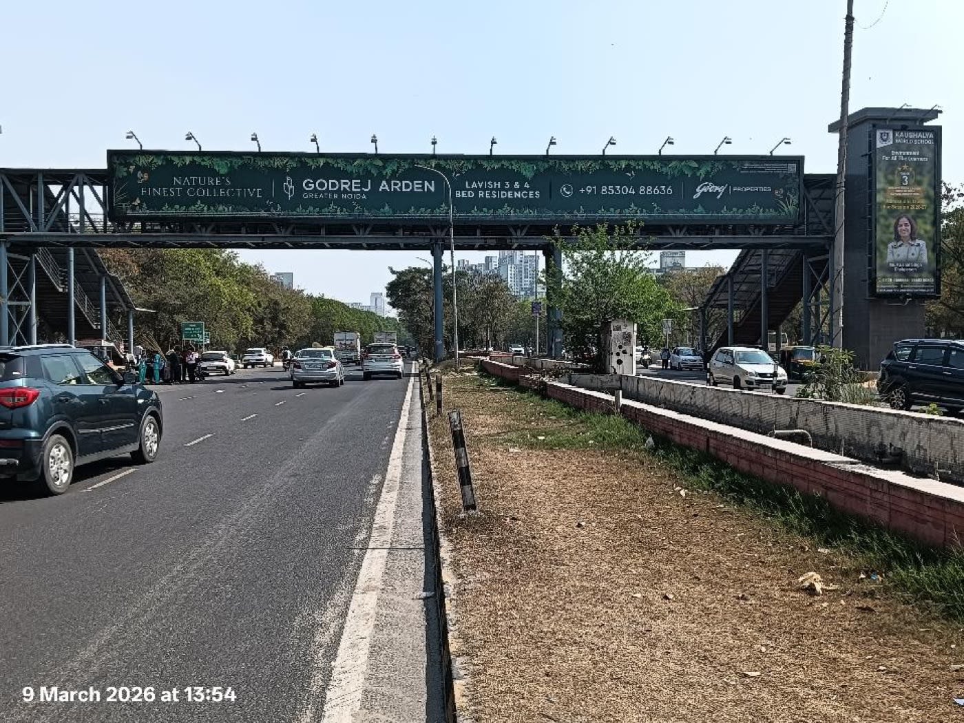 Foot Overbridge at Pari Chowk Roundabout, Pari Chowk to Radisson, Greater Noida - Position 2 photo 1