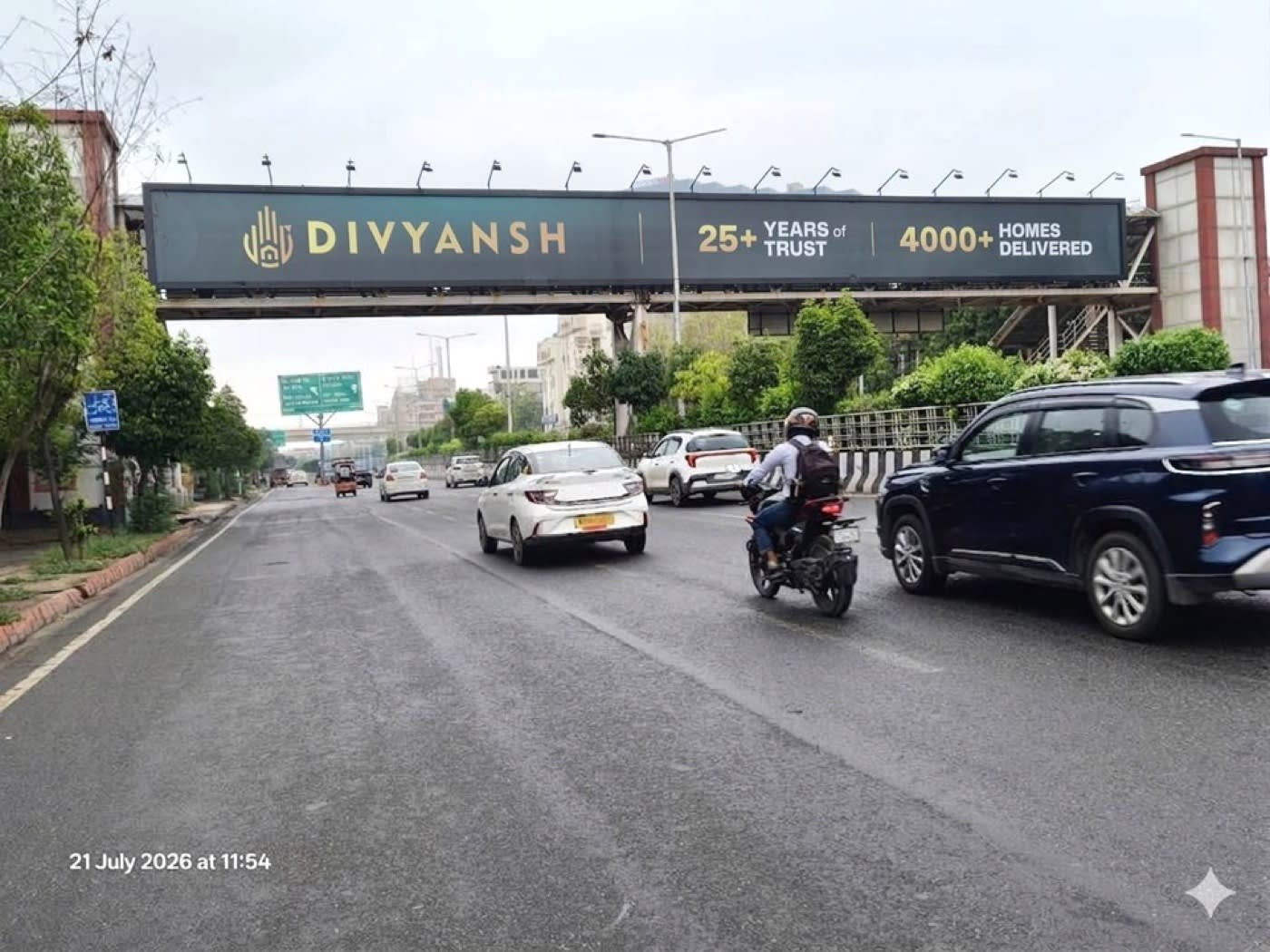 Foot Overbridge at Elevated Road Sector 27, DPS to Film City, Noida photo 1