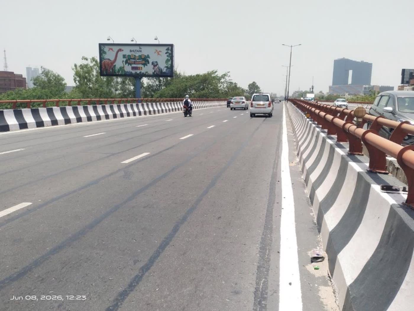 Unipole at Sector 30 Elevated Ambedkar Hospital, Sector 61 to Sector 18, Noida photo 1