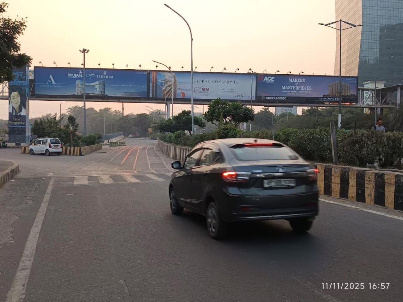 Foot Overbridge at DND Max Tower, Noida to Delhi, Noida photo 1