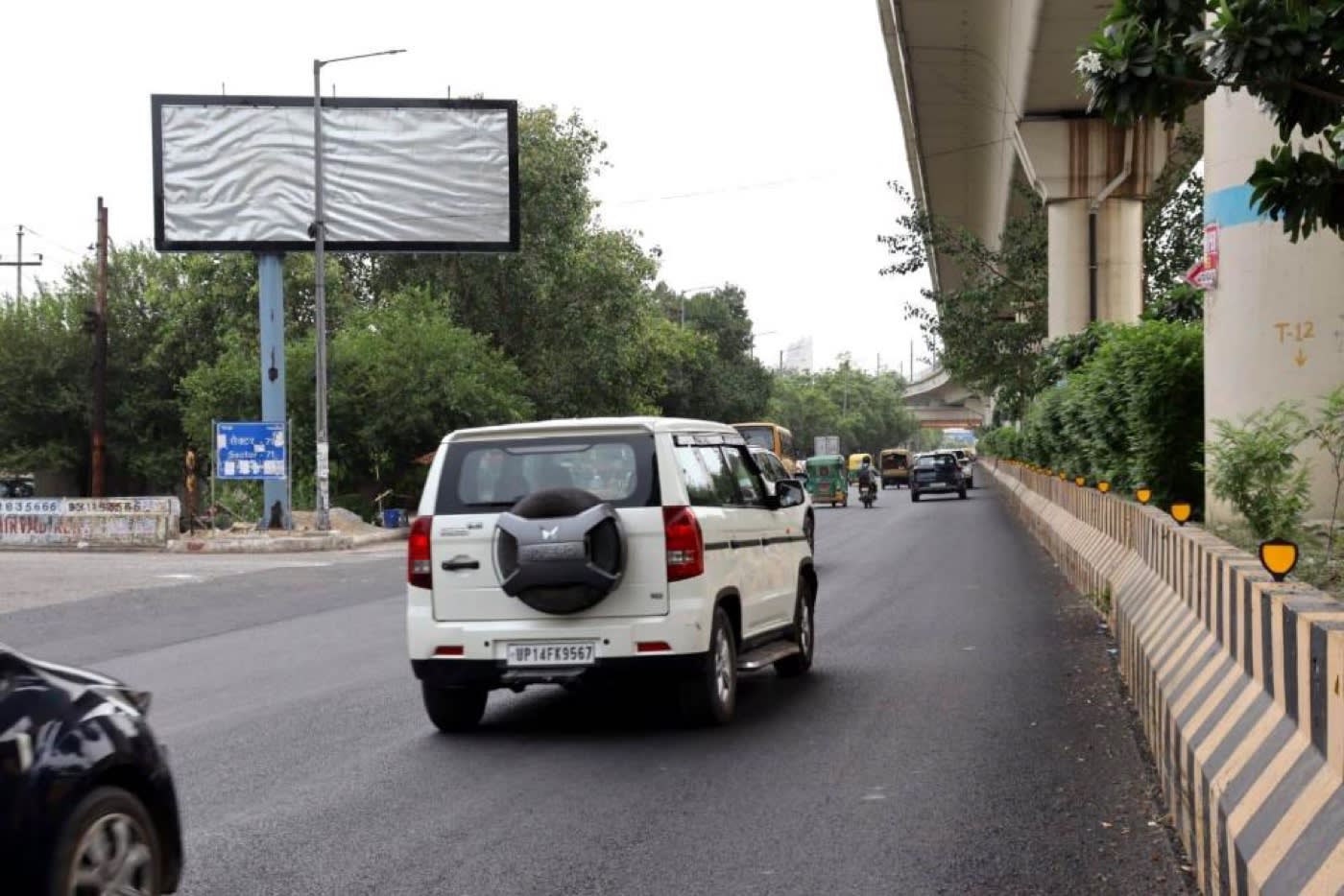 Unipole at Sector 71 opposite Sector 61 Sai Mandir, Sector 62 to Sector 71, Noida photo 1