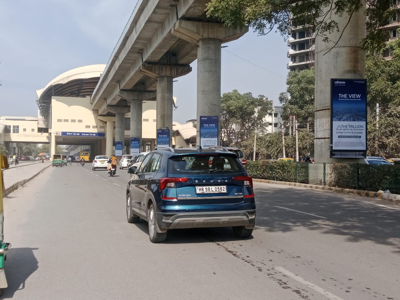 Metro Pillar at Sector 55-56 Metro Station, Metro Pillars 264-260, AIT Chowk towards Golf Course Road T-point, Gurugram photo 1
