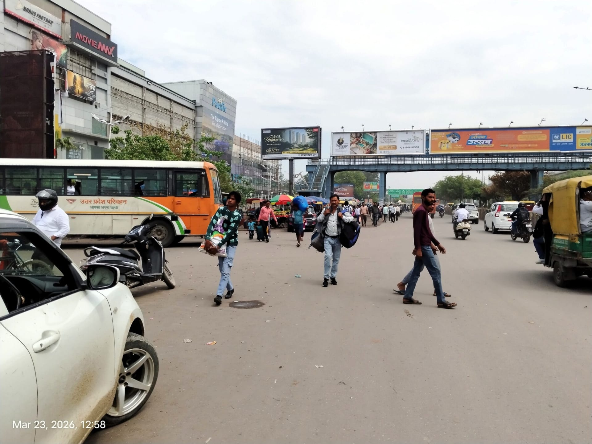 Unipole at Infront of Pacific Mall, Anand Vihar To Dabur Chowk, Ghaziabad photo 1