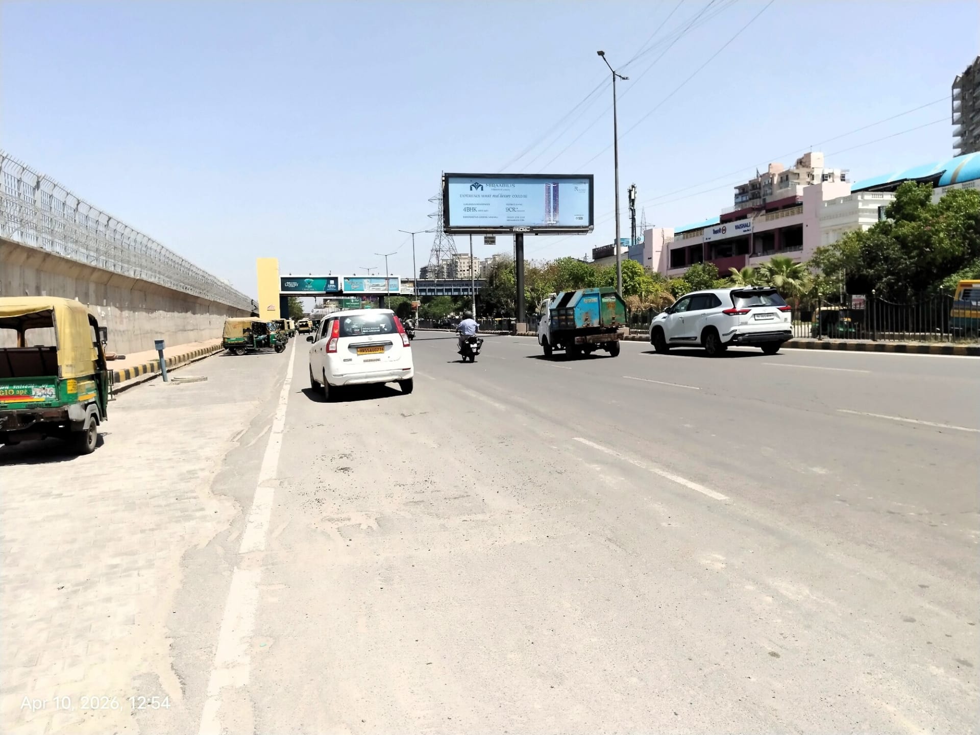 Unipole at Infront Of Vaishali Metro Station, UP Gate To Mohan Nagar, Ghaziabad photo 1