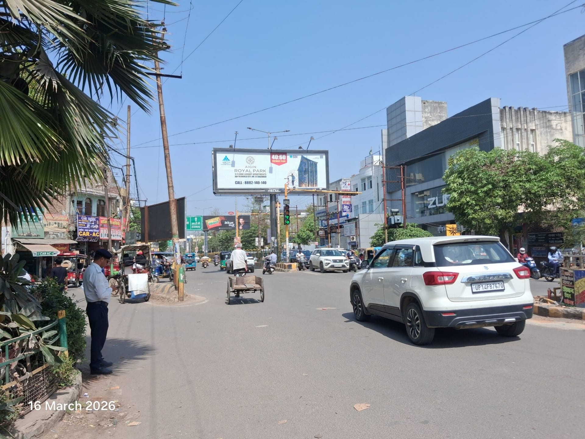Unipole at Kalka Garhi Chowk, GT Road To Bus Stand, Ghaziabad - Position 2 photo 1