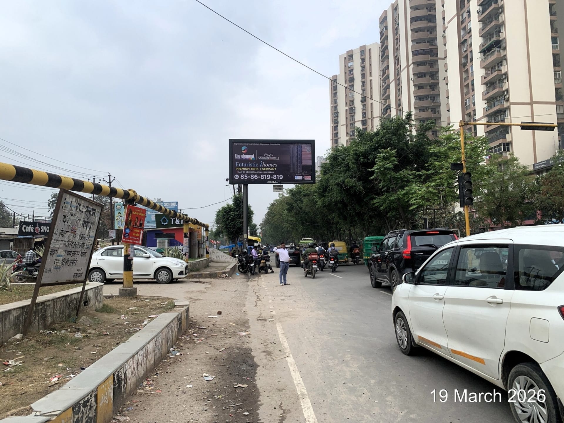Unipole at Infront Of Crossing Republic Glass Facade, NH-09 To Crossing Republic, Ghaziabad photo 1