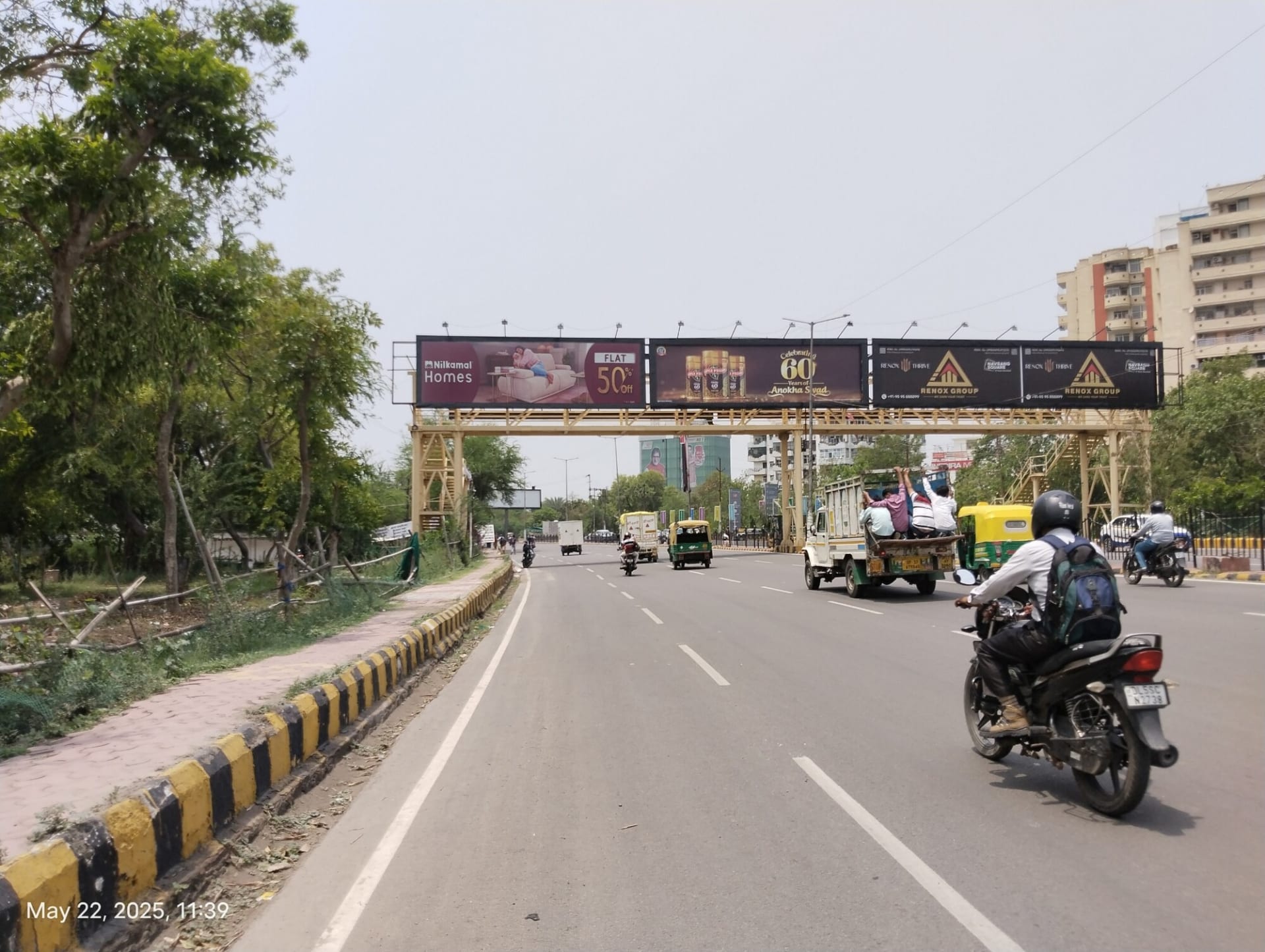 Foot Overbridge at Dabur, Mohan Nagar to UP Gate, Ghaziabad photo 1