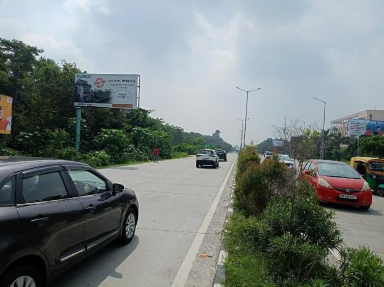 Unipole at Opp Metropolis Mall, fcg Nainital, Rudrapur photo 1