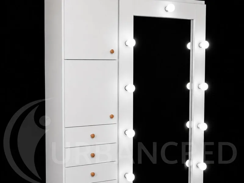 Closet Hollywood