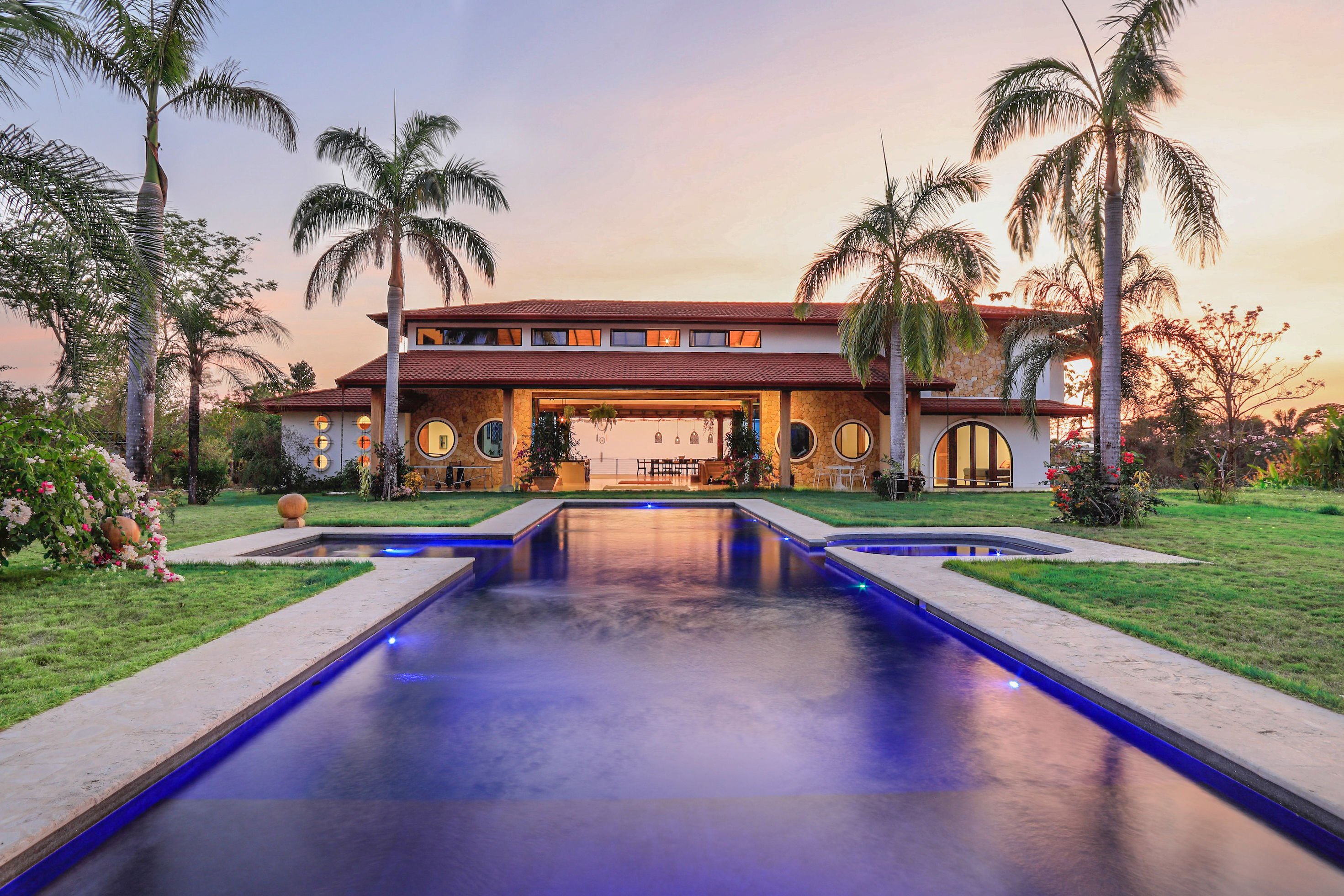 Tanit estate: Ocean View and Privacy for Groups