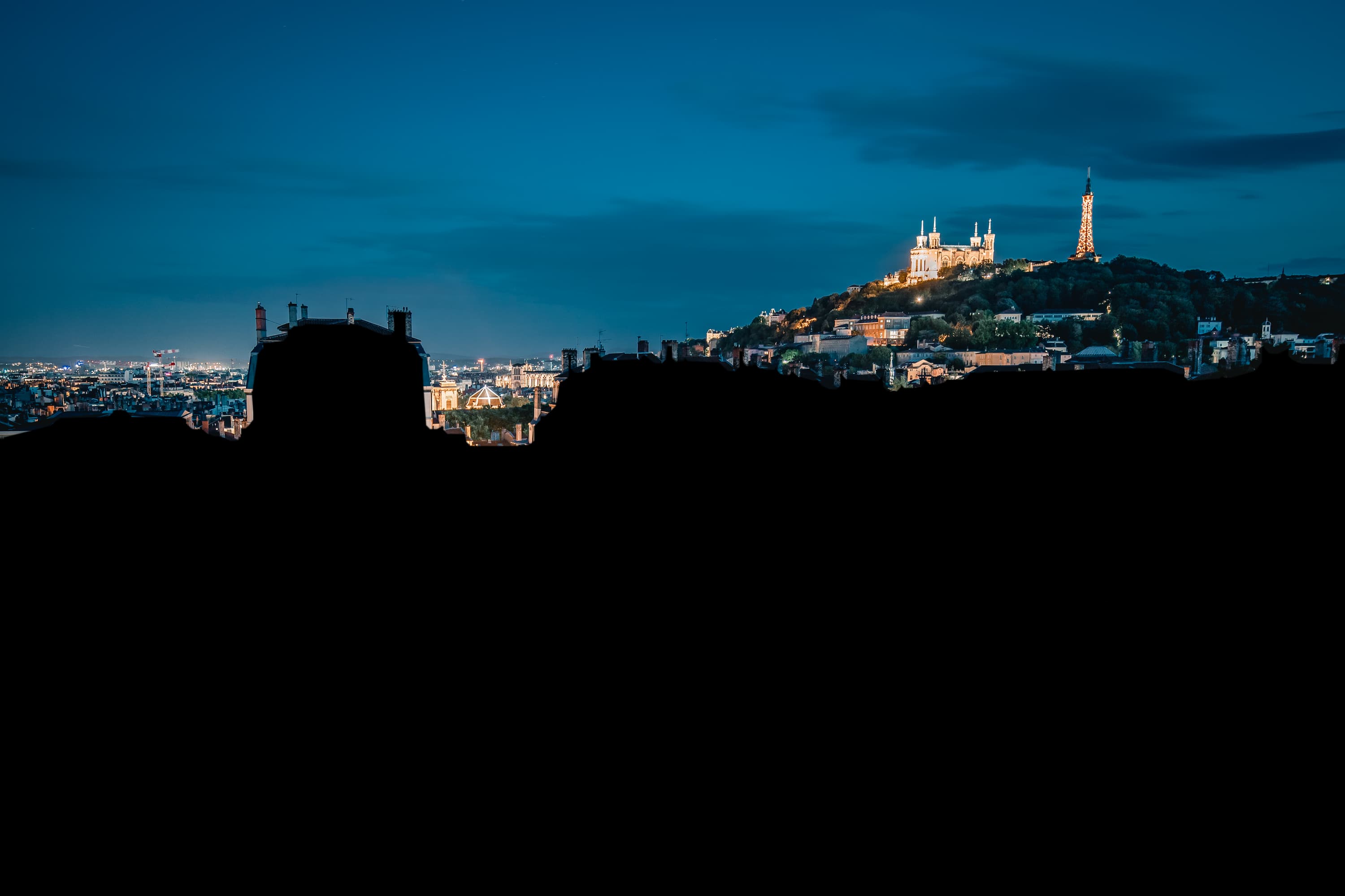 Photographie de la ville de Lyon de nuit