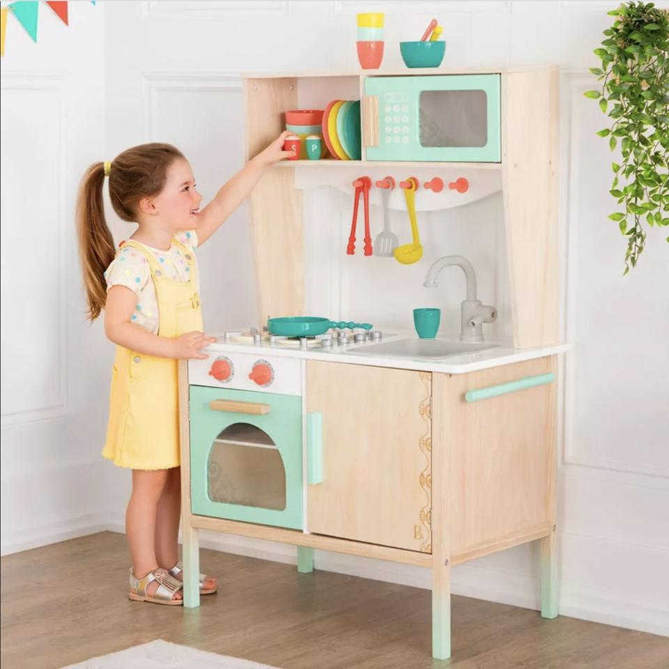 Best Kitchen for Toddlers: Spark Joy & Creativity! | Kitchen Asking