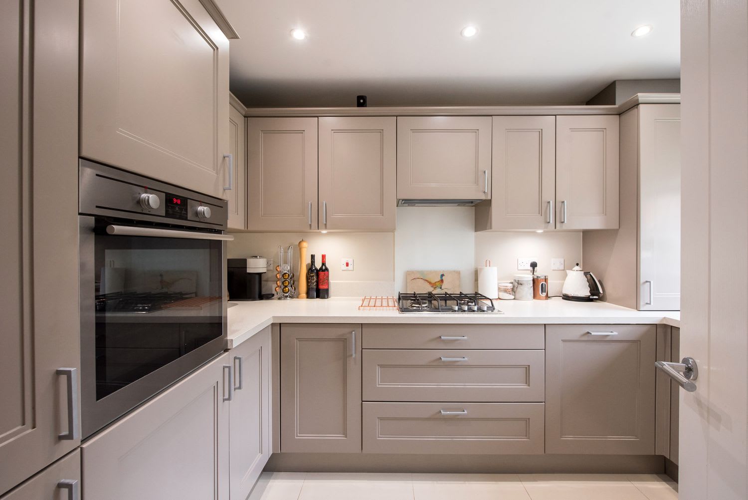 Which Kitchen Units are Best? Top Picks for Durability & Style