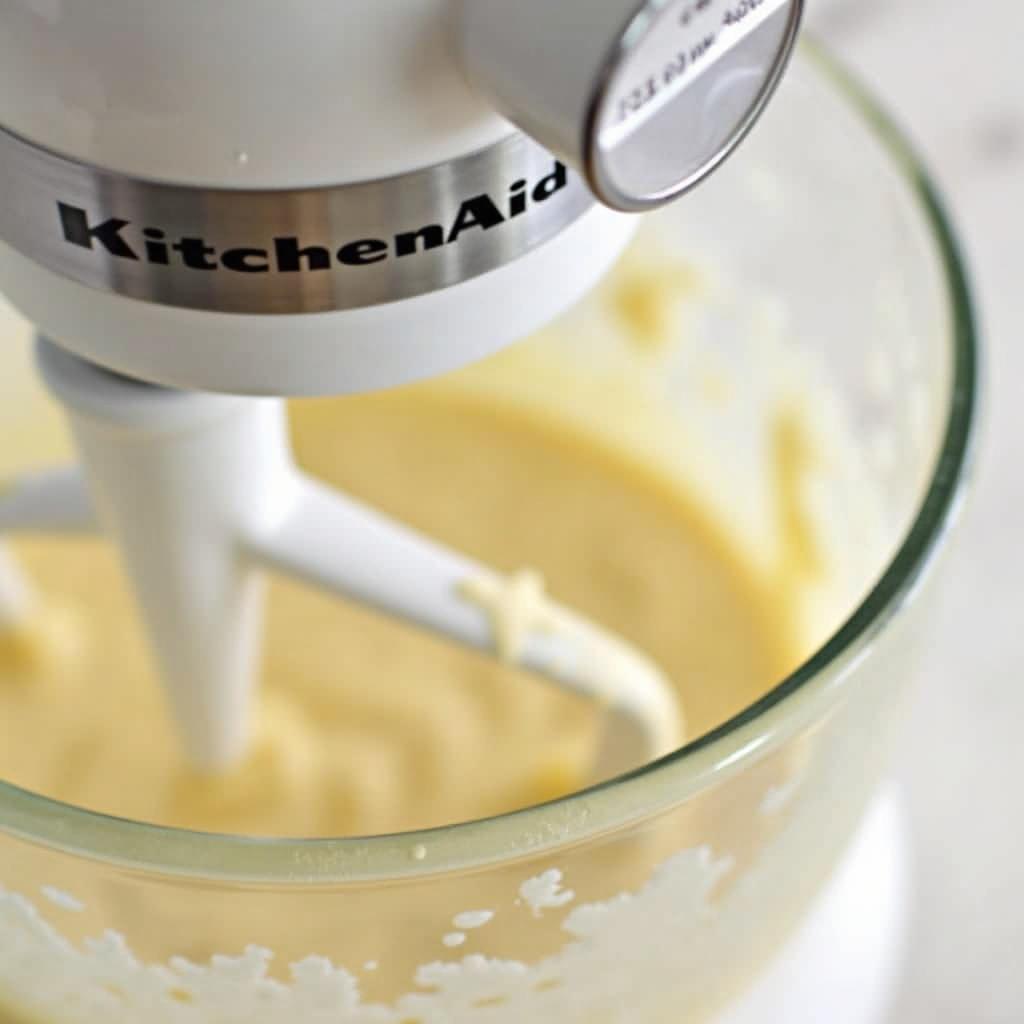 When to Use Kitchenaid Flex Edge Beater: Baking Essentials | Kitchen Asking
