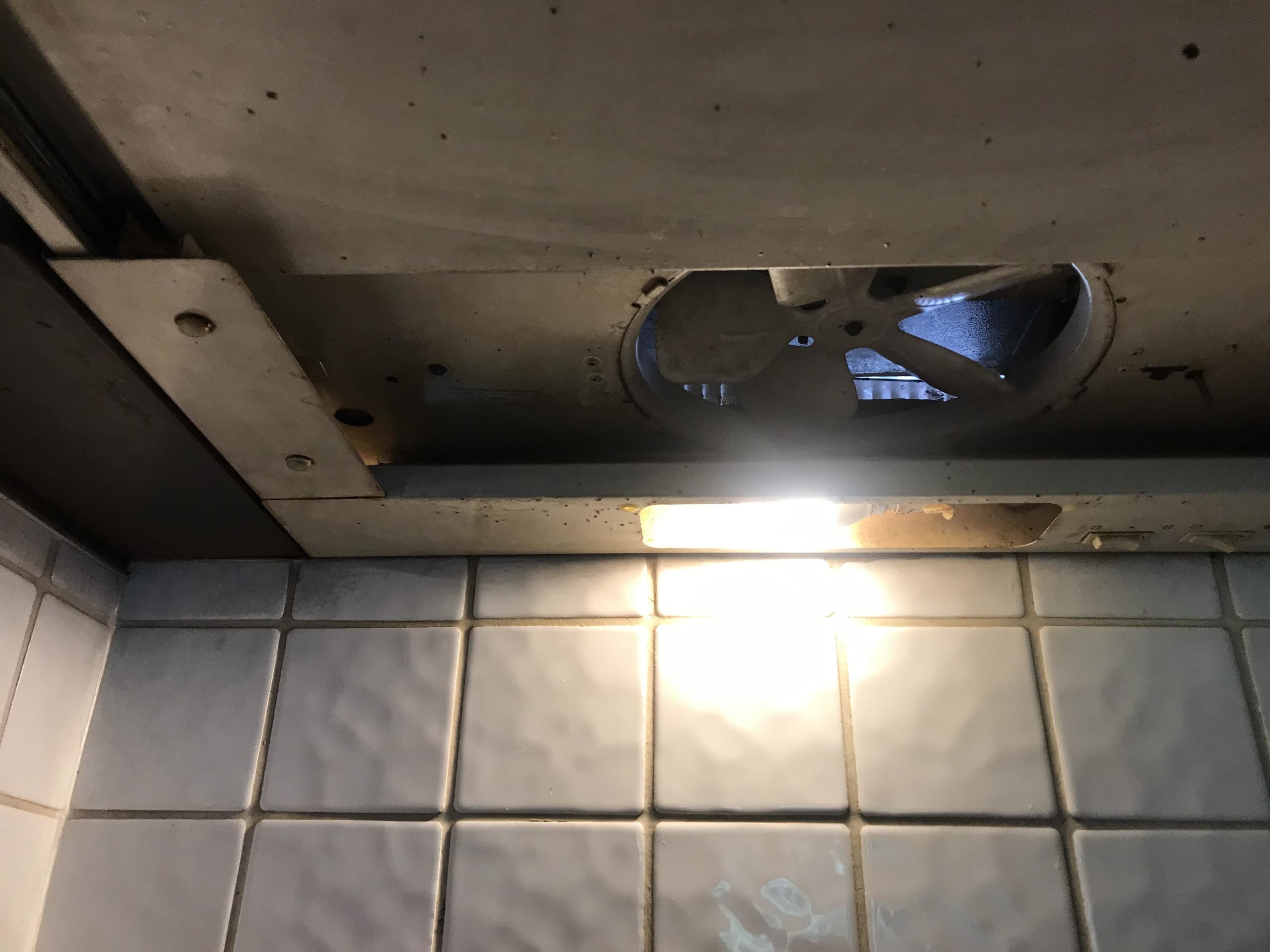 Kitchen Fan Stopped Working? Quick Fixes to Try Now!