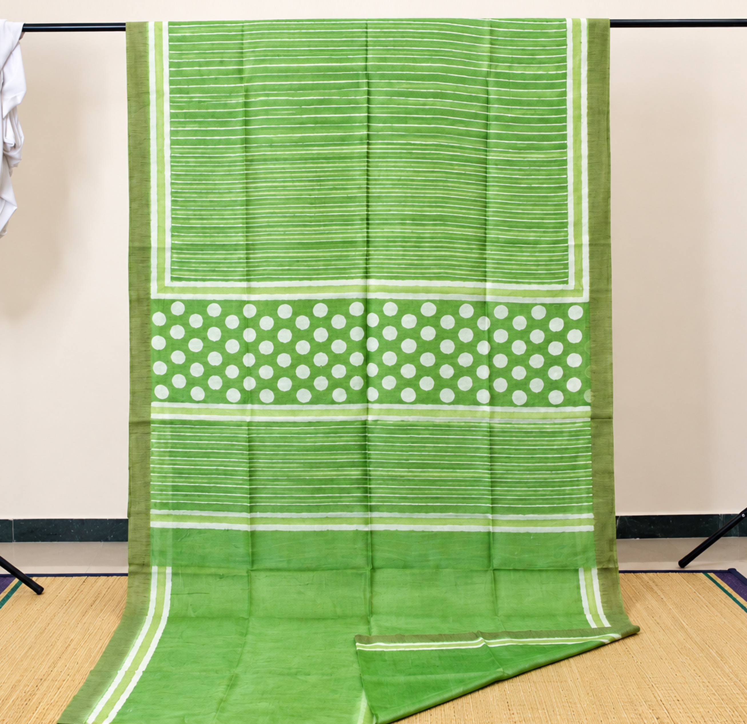 Pista Green Round & Stripes