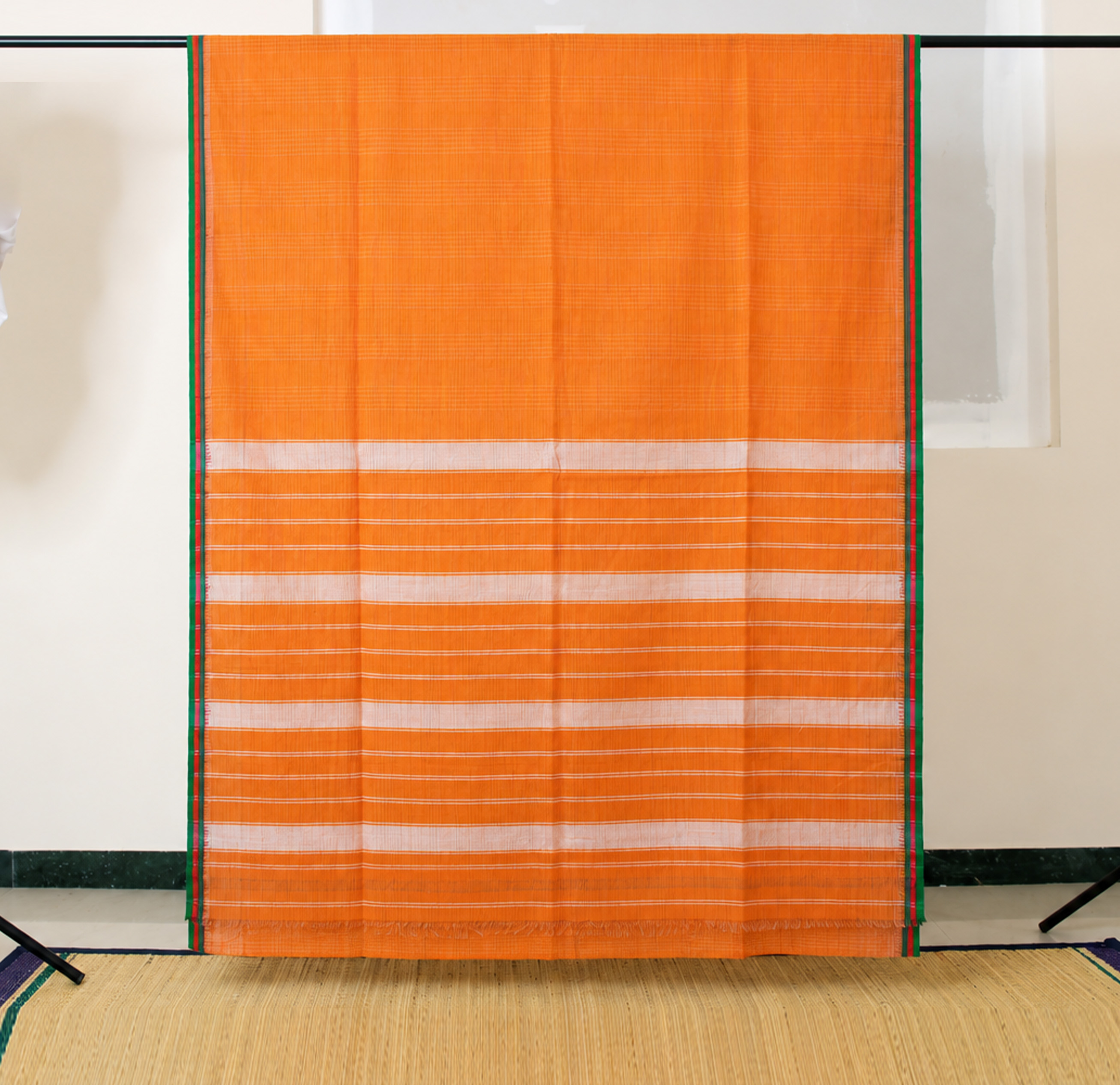 Light Orange Green Red Border