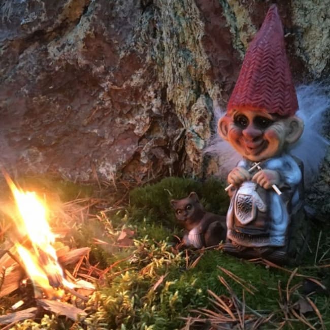 NyForm Nisse strikker