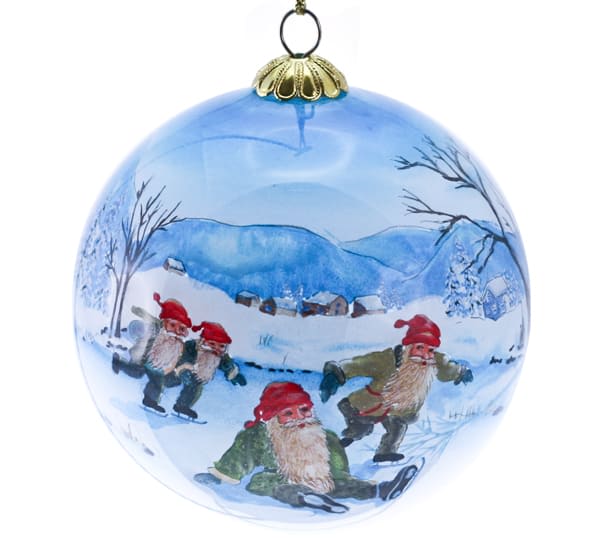 Julekule nisser på skøyter