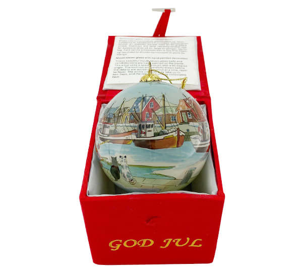 Julekule nisser som fisker