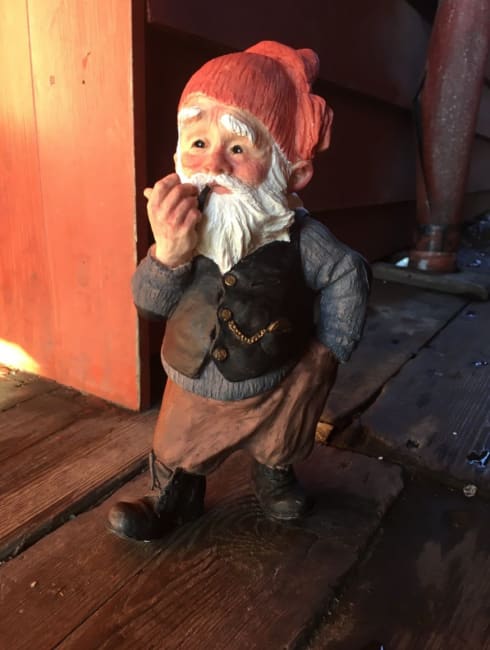 Midthun-nisse med pipe