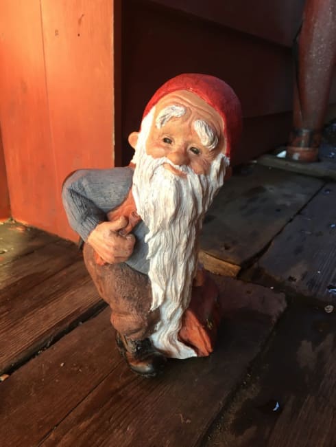 Midthun-nisse med veske