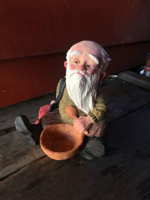 Midthun-nisse med grøtbolle