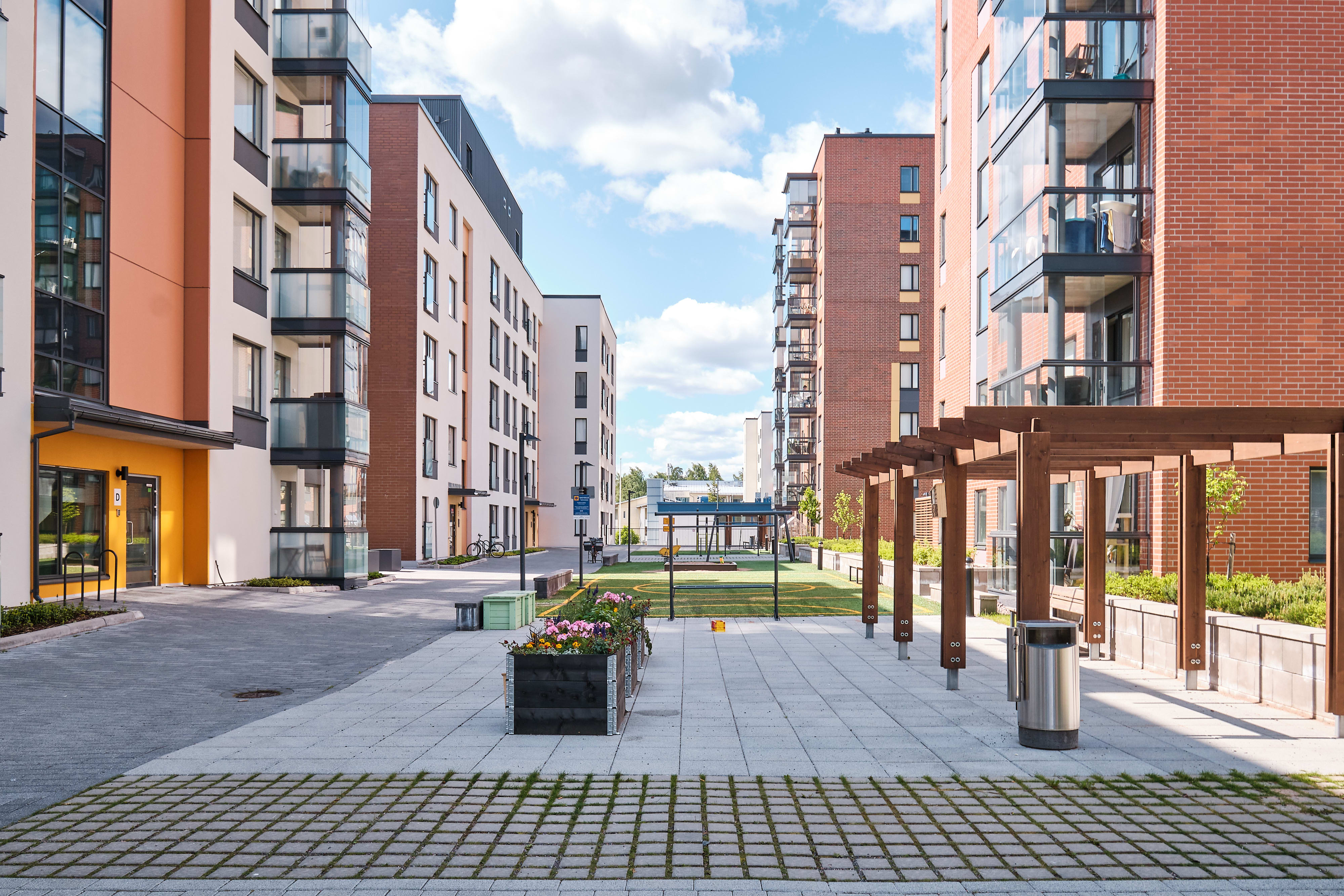 Laajaniityntie 2B, Vantaa-002
