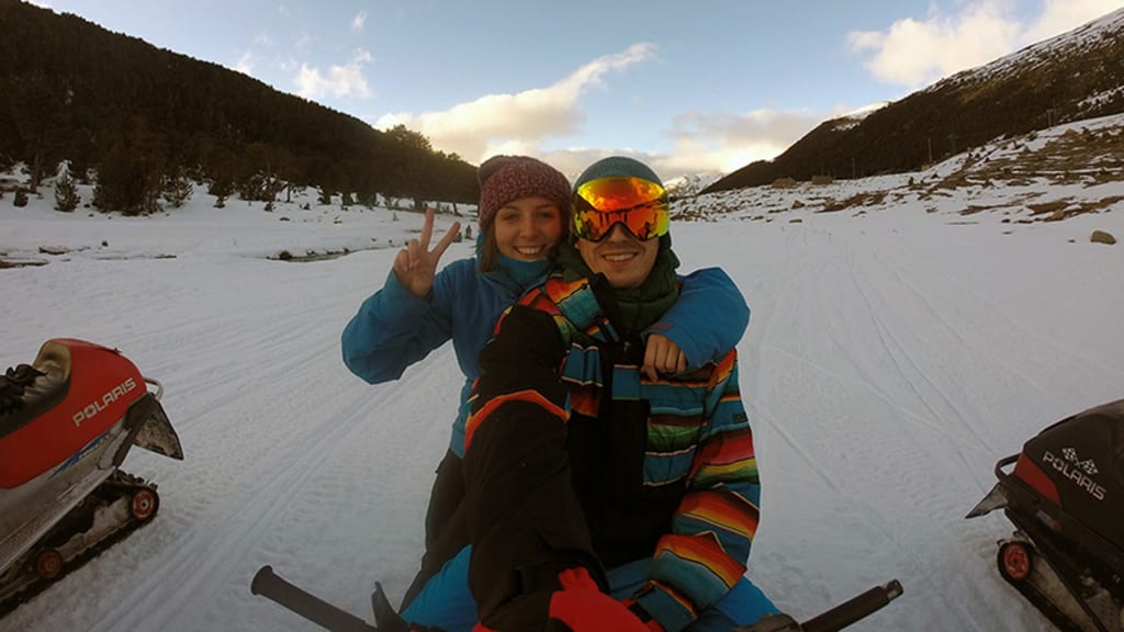 Escapada con moto de nieve a Grau Roig