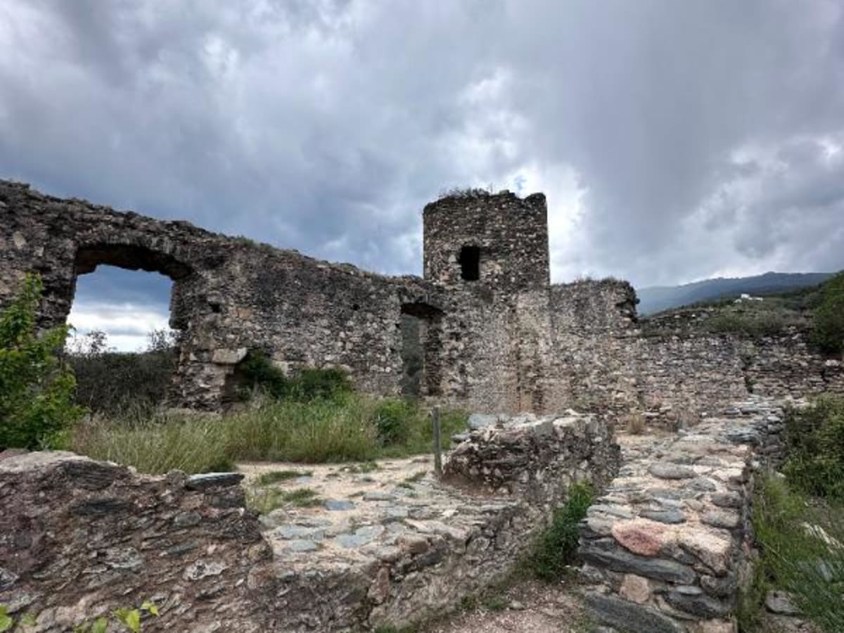 Castillo de Montclús - 0