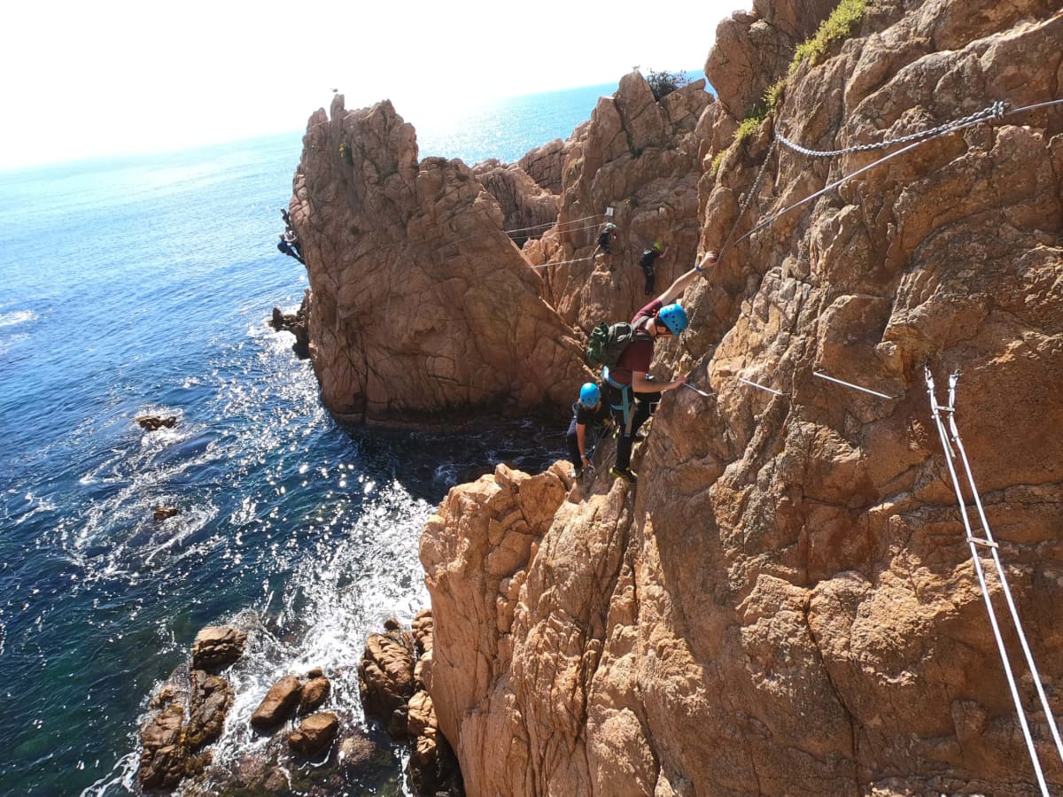 Vía ferrata de la Cala del Molí, en la Costa Brava