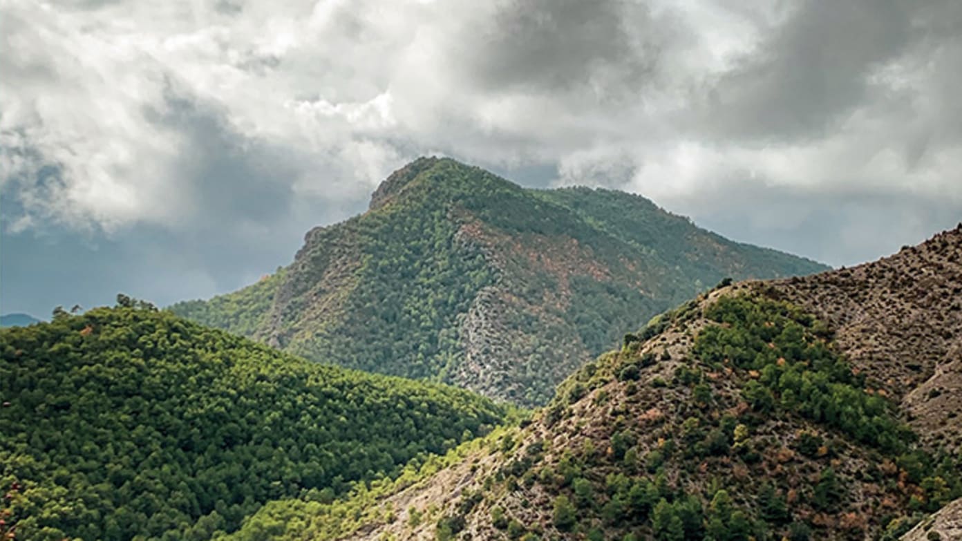 Escapada a Montanissell: Cal Borda, la Serra de Sant Joan i les Coves d'Ormini