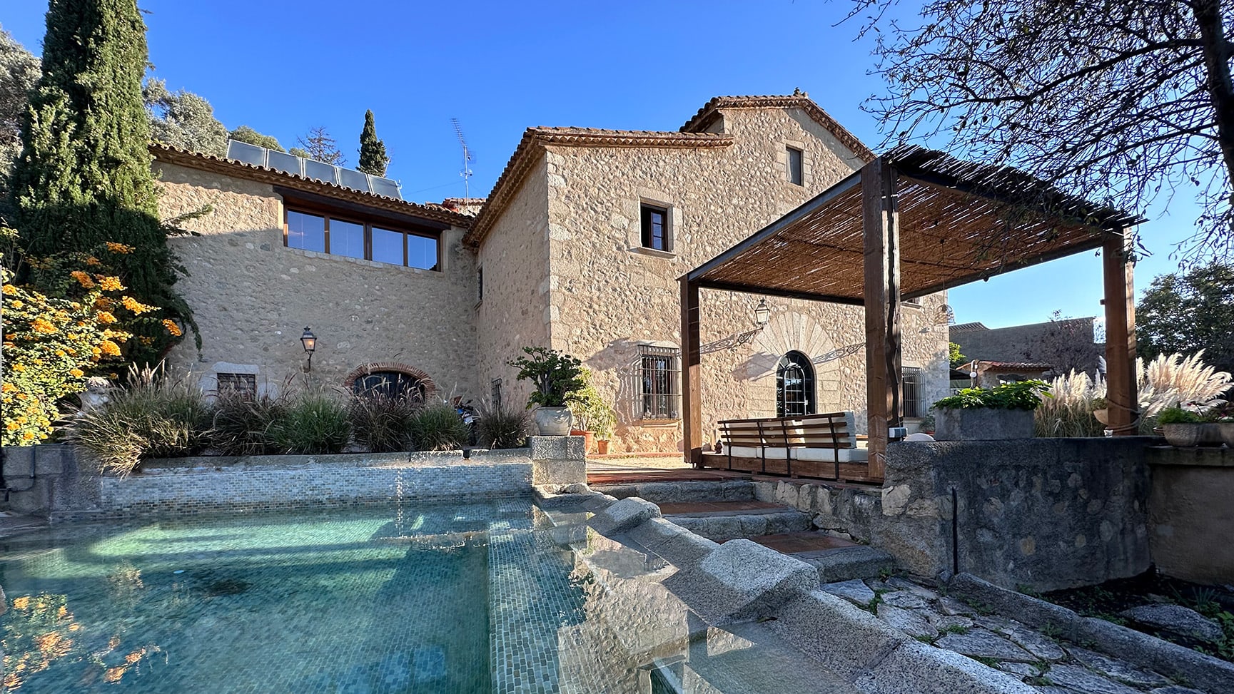 Escapada a l’hotel boutique La Mer: descobrint Argentona i el Castell de Burriac