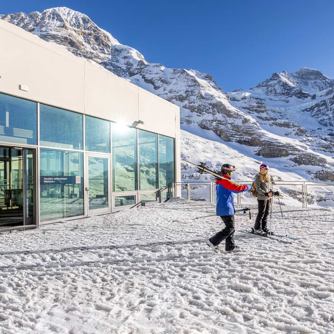 Eigergletscher Ausgang Skipiste Moench Jungfrau kl