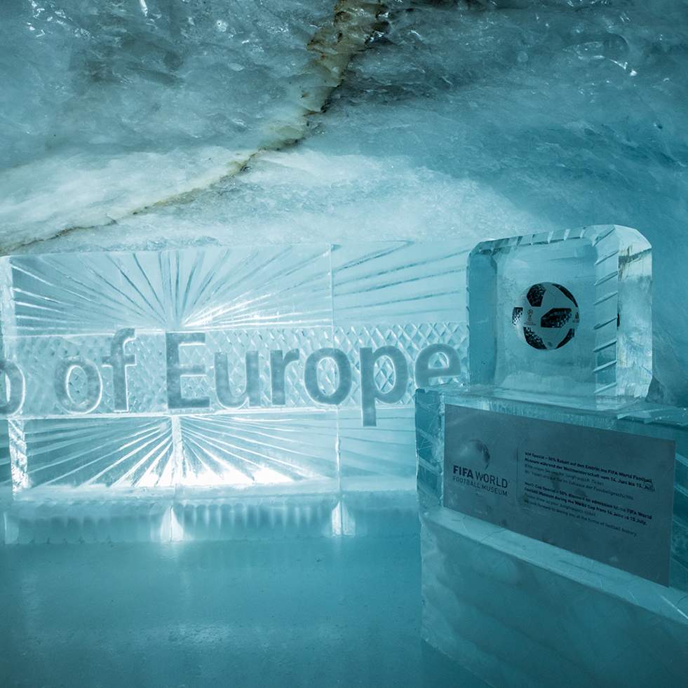 WM Ball im Eispalast auf dem Jungfraujoch