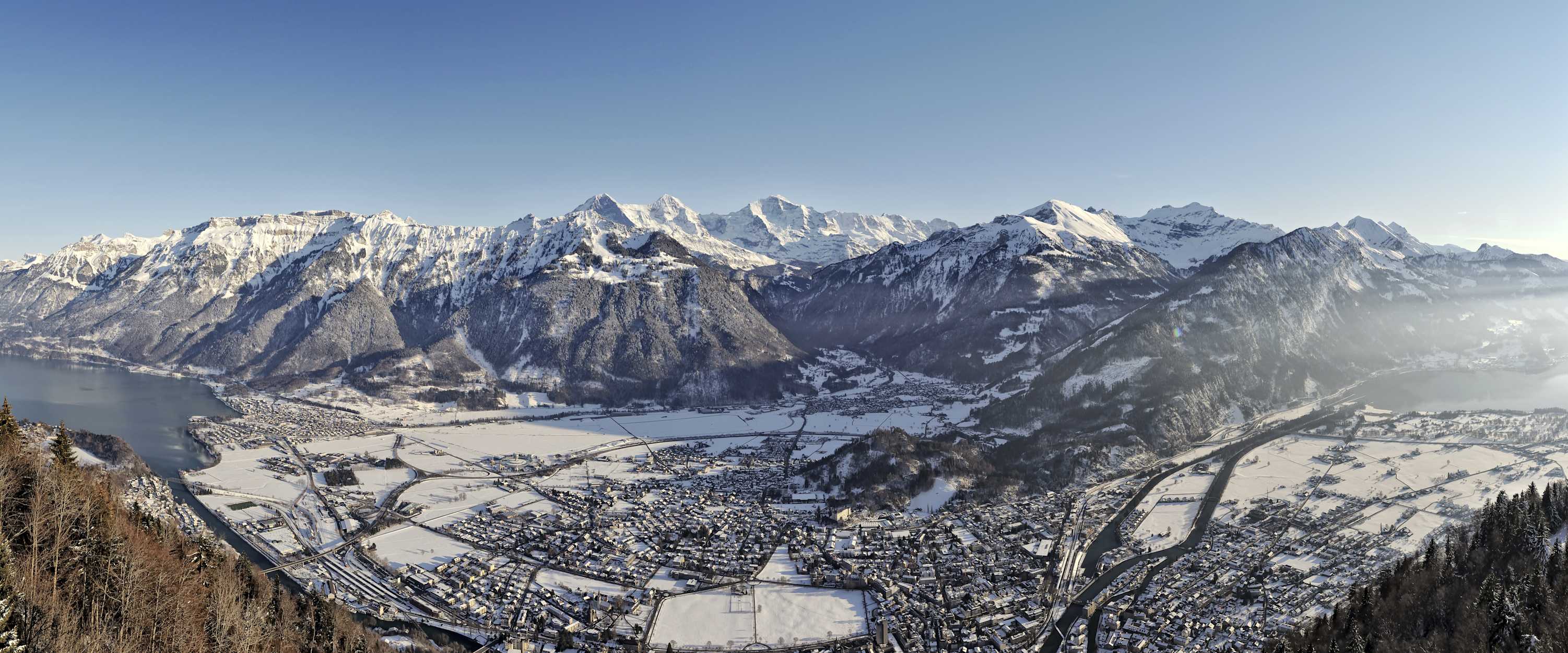 Boedeli Interlaken Winter Panorama Brienzersee