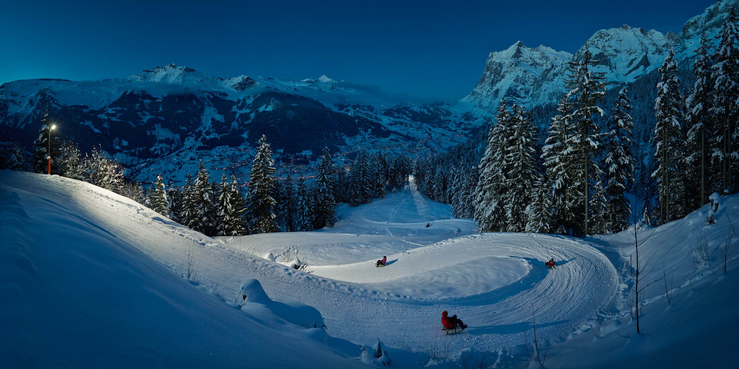 Bussalp Restaurant Eigernordwand Moench Jungfrau Winter