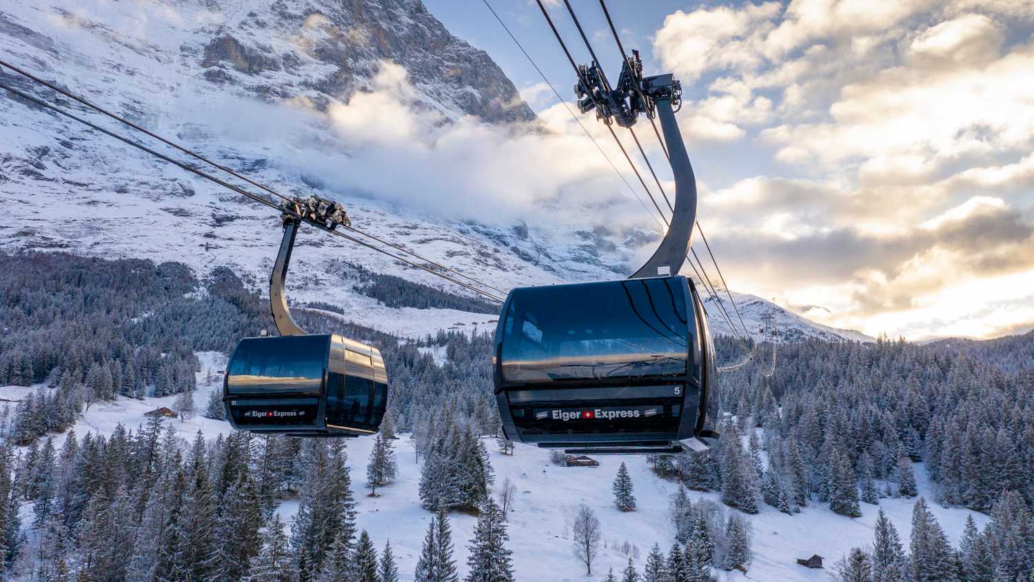 Eiger Express mit Blick auf den Eiger