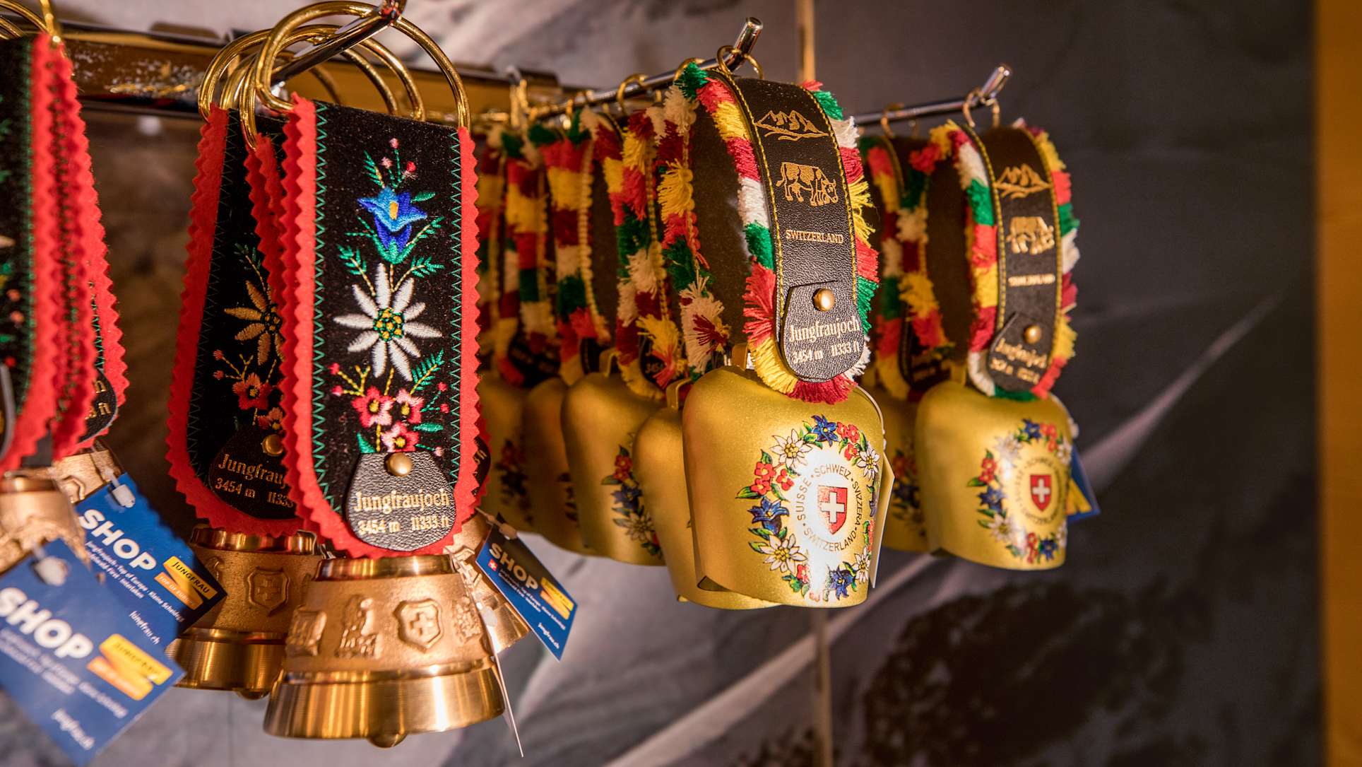 Erlebnisse-Aktivitaeten, Flagshipstore, Innenaufnahme, Interlaken, Jungfraubahnen, Lindt, Partnerschaften, Shop, Store, Swatch, Verhältnisse, Victorinox, jungfrau.ch