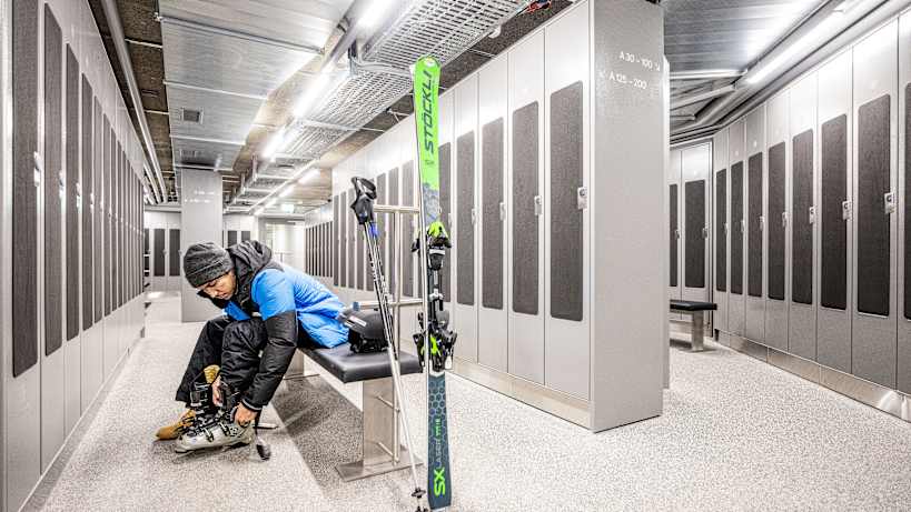 Dépôt de ski au Terminal de Grindelwald