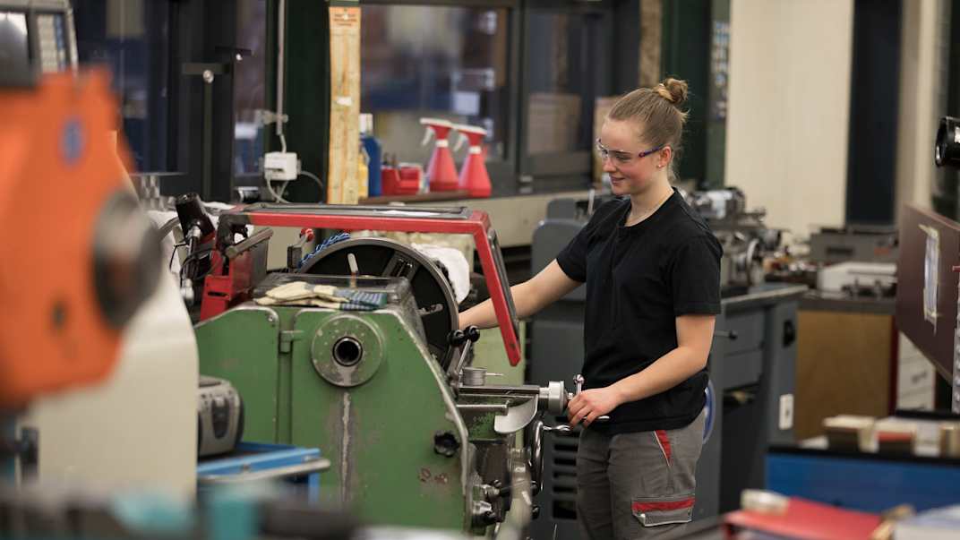 Polymechanikerin Jungfraubahnen Pascale Huber 1b